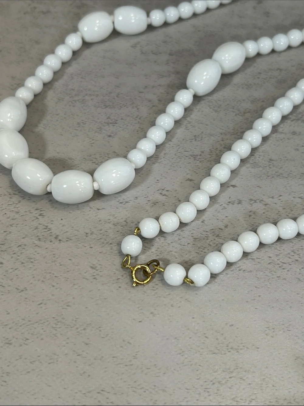 Gorgeous Vintage Milk Glass Necklace - Women Jewelry